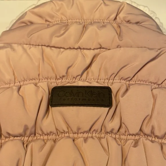 Calvin Klein Puffer Vest - Picture 8 of 9